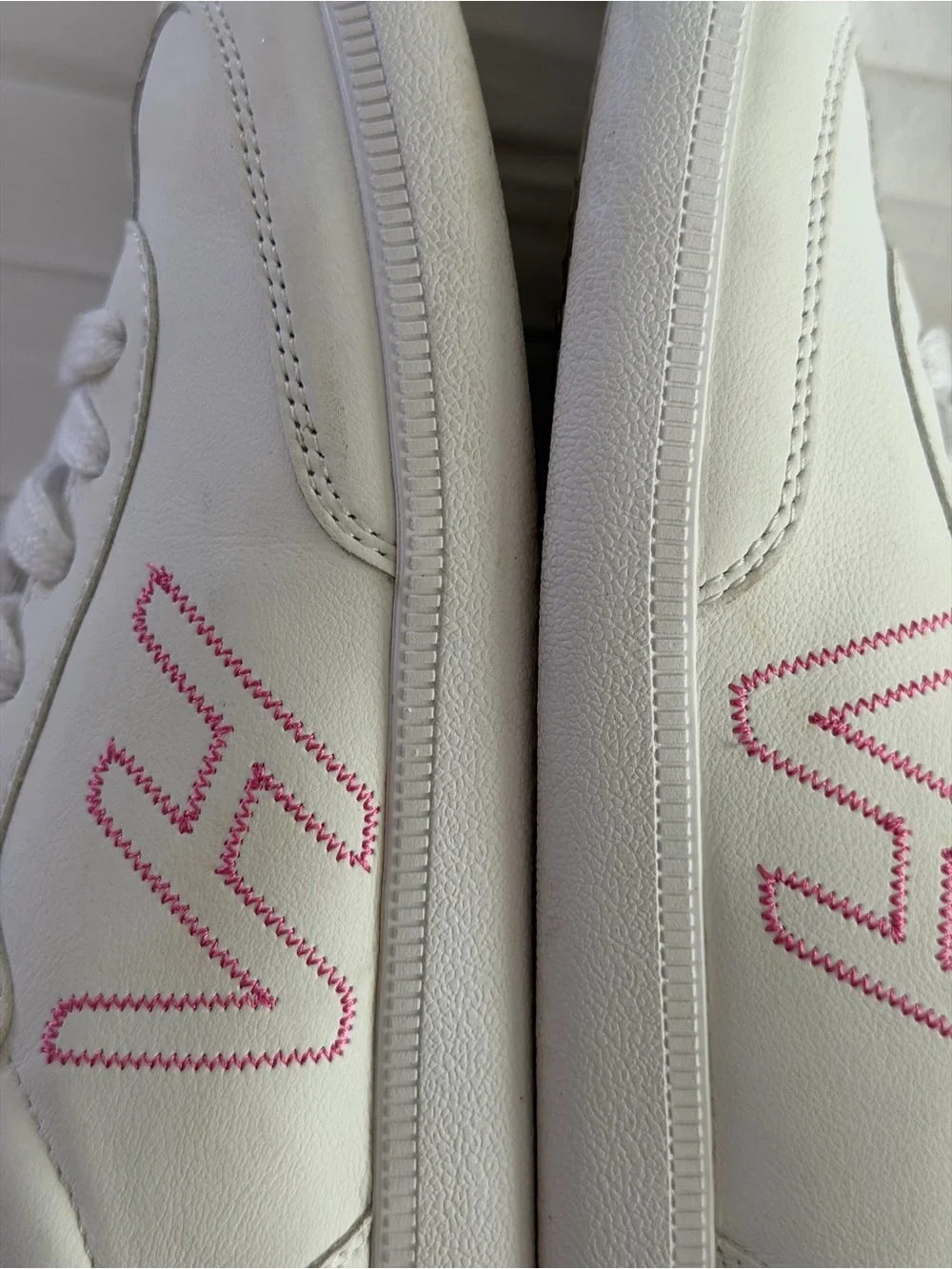 Vintage Havana Crisp White Pink Leather Sneakers Size 7.5
